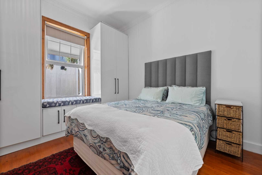 To Let 2 Bedroom Property for Rent in Green Point Western Cape